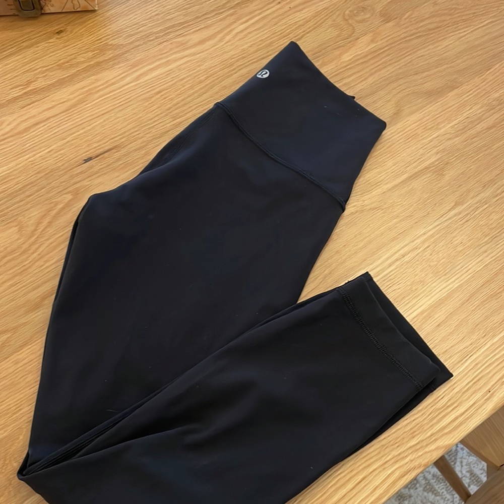 Like new cropped Lulu leggings